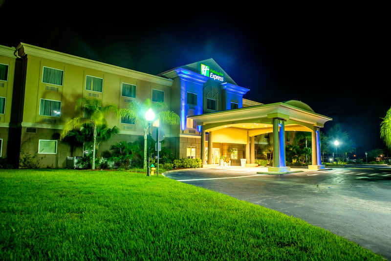 Holiday Inn Express & Suites COCOA - Cocoa, FL