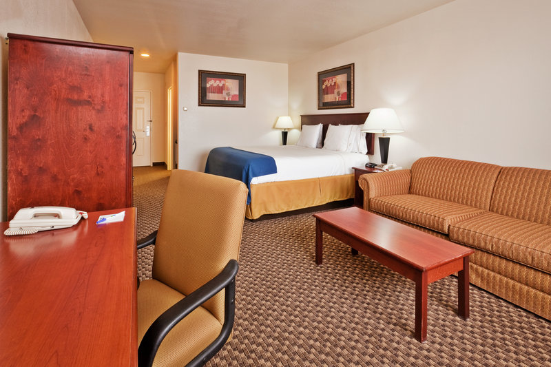 Holiday Inn Express - Santa Rosa, NM