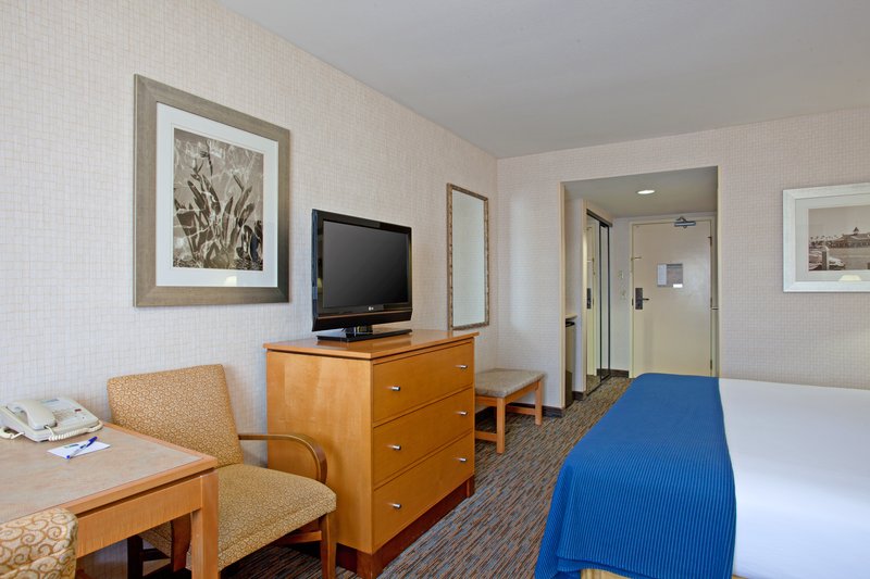 Holiday Inn Express Redwood City-Central - Redwood City, CA