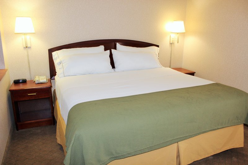 Holiday Inn Express WILMINGTON - Wilmington, OH