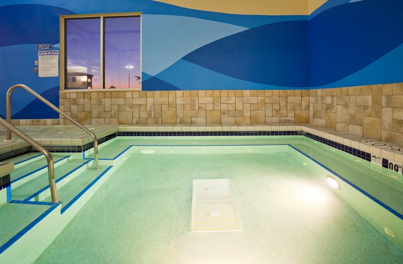 Holiday Inn Express Wisconsin Dells - Baraboo, WI