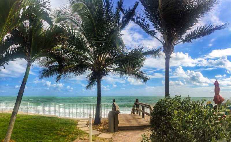 Holiday Inn Hotel & Suites VERO BEACH-OCEANSIDE - Sebastian, FL