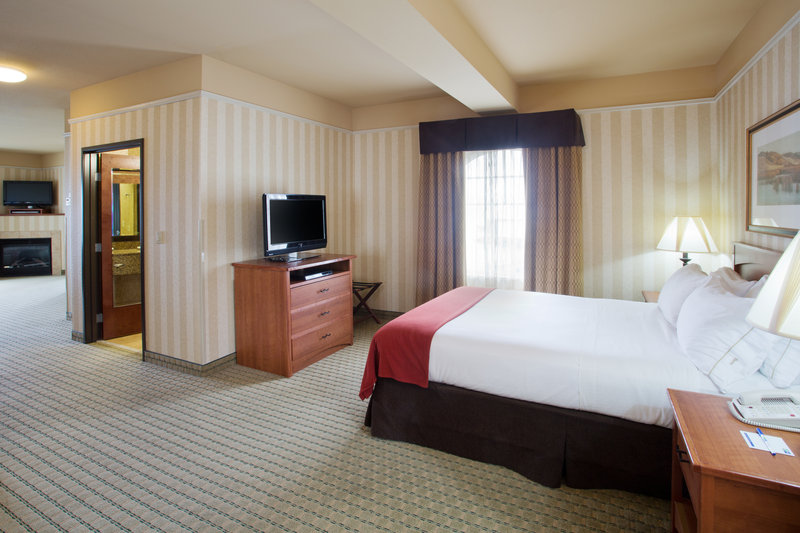Holiday Inn Express & Suites ASTORIA - Henderson Harbor, NY