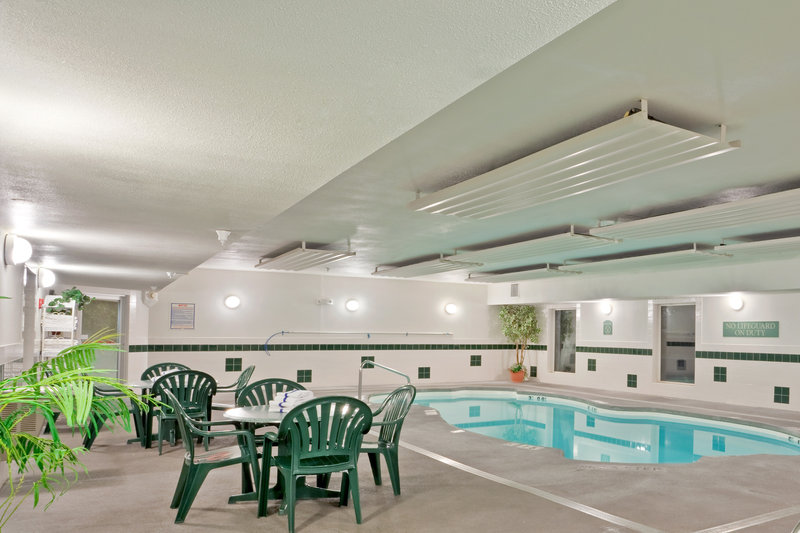 Holiday Inn Express & Suites LEBANON - Lebanon, MO