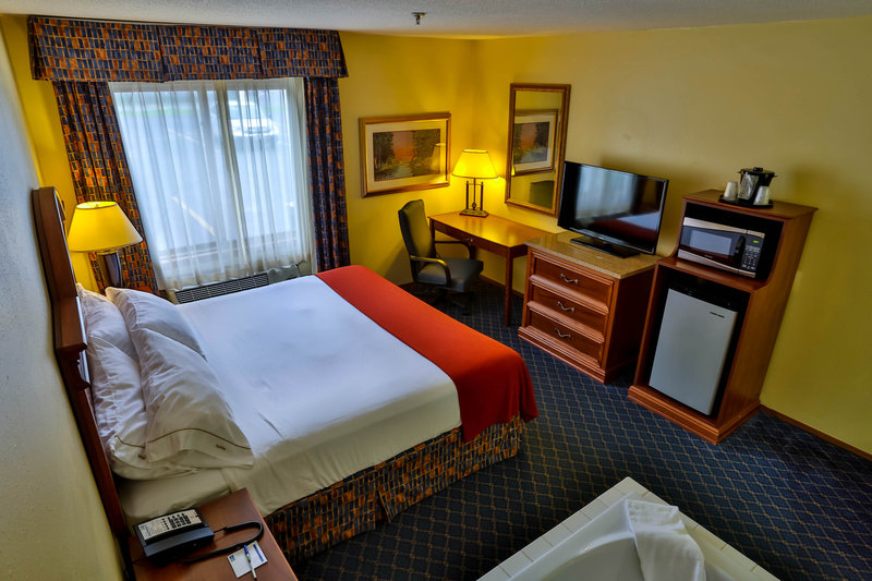 Holiday Inn Express - Bemidji, MN