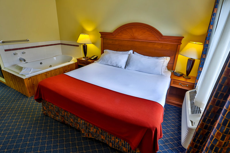 Holiday Inn Express - Bemidji, MN