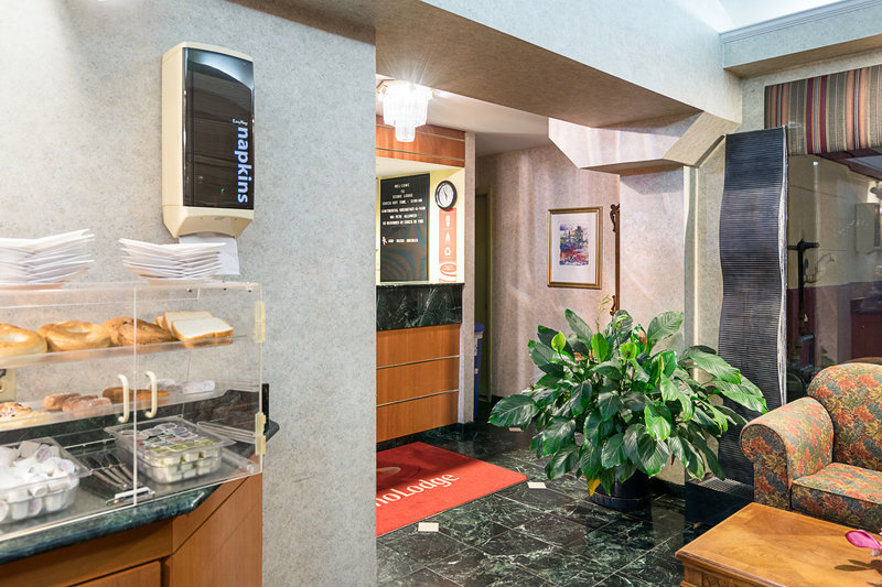 Econo Lodge - New Castle, DE