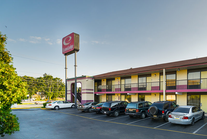 Econo Lodge - New Castle, DE