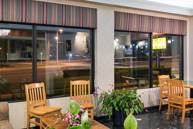 Econo Lodge - New Castle, DE