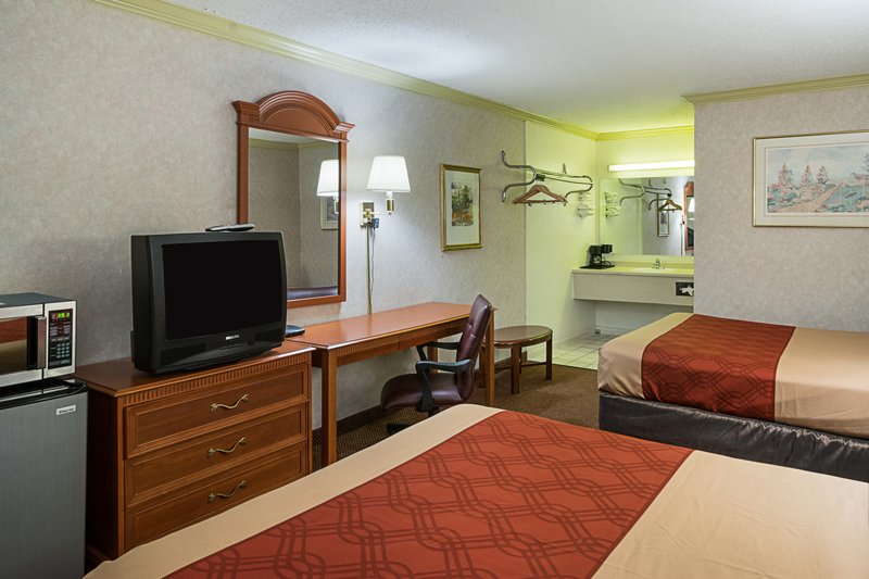 Econo Lodge - New Castle, DE