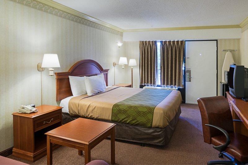 Econo Lodge - New Castle, DE