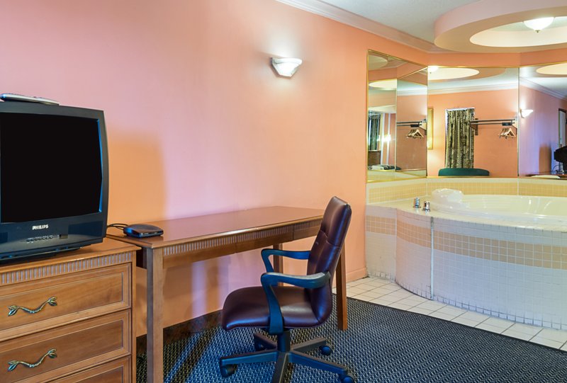 Econo Lodge - New Castle, DE