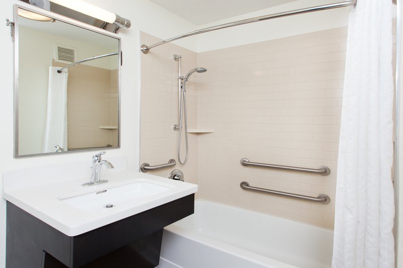 Candlewood Suites PHILADELPHIA-WILLOW GROVE - Horsham, PA