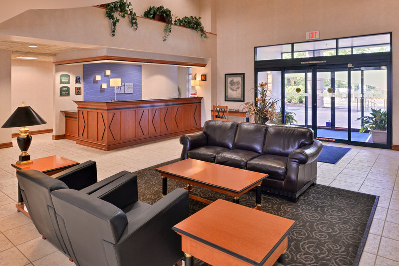 Holiday Inn Express PORTLAND WEST/HILLSBORO - Hillsboro, OR