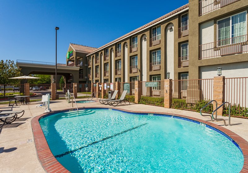 Holiday Inn Express Lancaster - Huachuca City, AZ