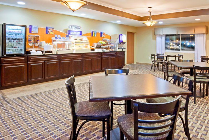 Holiday Inn Express DEVILS LAKE - Devils Lake, ND