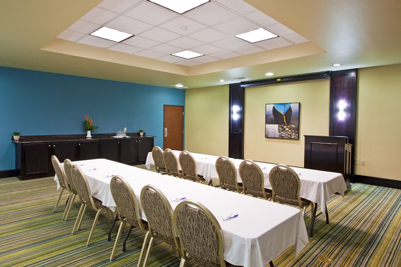 Holiday Inn Express & Suites WAYCROSS - Waycross, GA