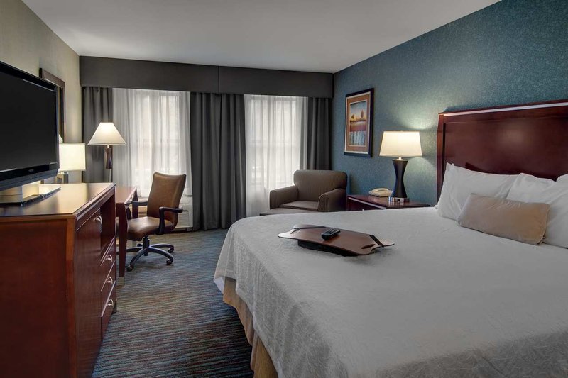 Hampton Inn & Suites Agoura Hills - Agoura Hills, CA