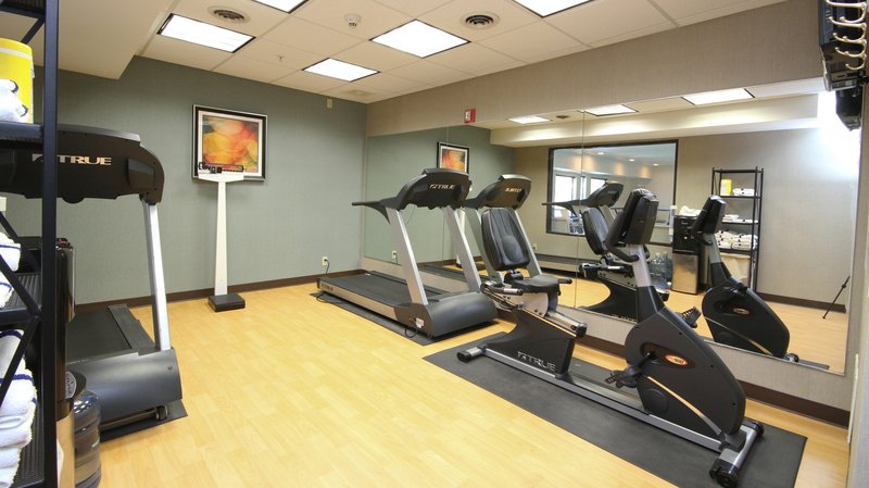 Holiday Inn Express Marshall - Burlington, MI