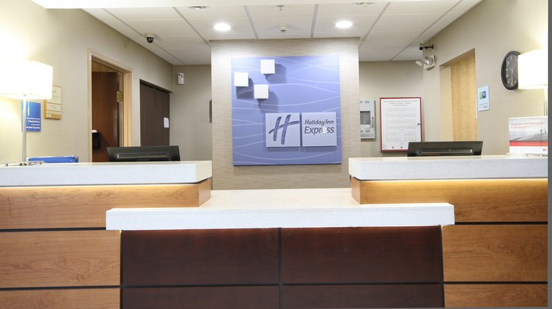 Holiday Inn Express Marshall - Burlington, MI