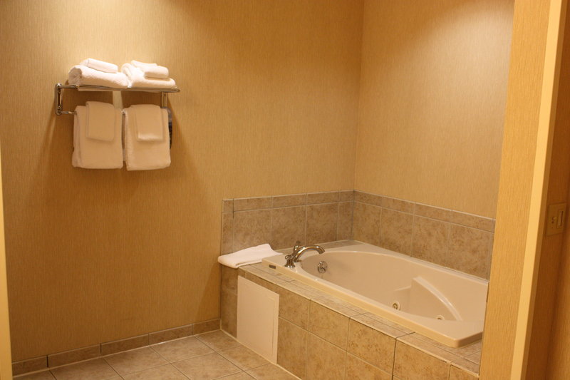 Comfort Inn - Ludlow, MA