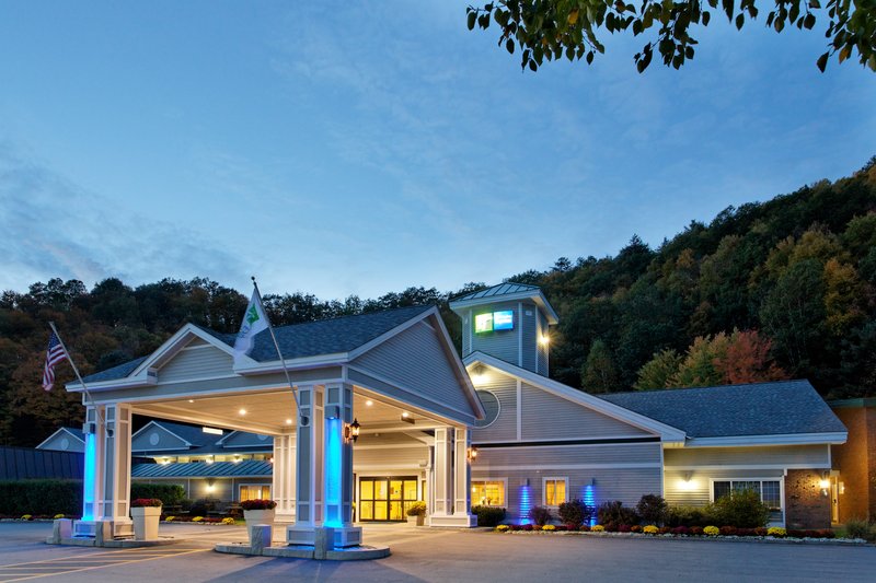Holiday Inn Express SPRINGFIELD - Springfield, VT