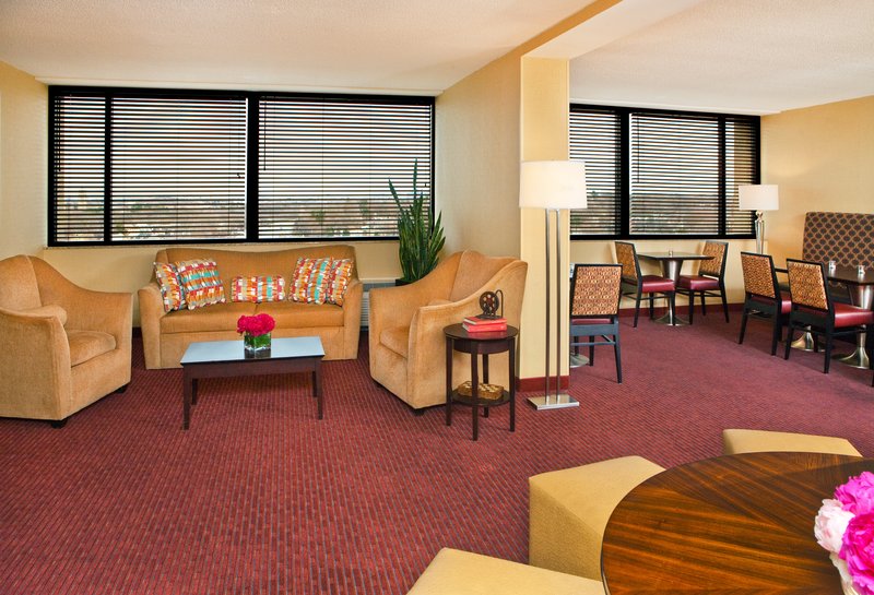 Crowne Plaza-Boston-Newton - Newton, MA