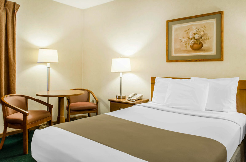 Econo Lodge - Bloomsburg, PA