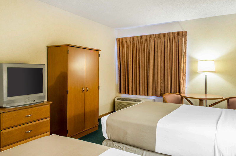 Econo Lodge - Bloomsburg, PA