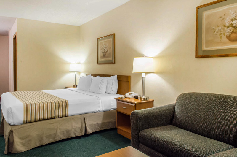 Econo Lodge - Bloomsburg, PA