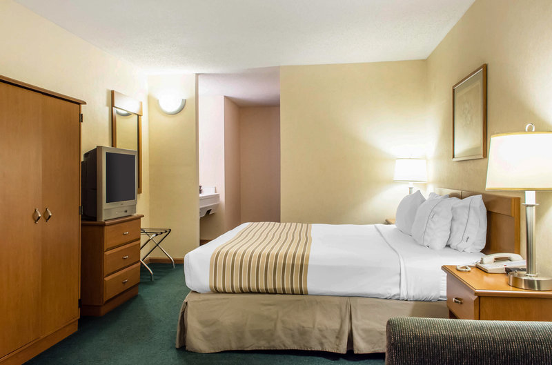 Econo Lodge - Bloomsburg, PA