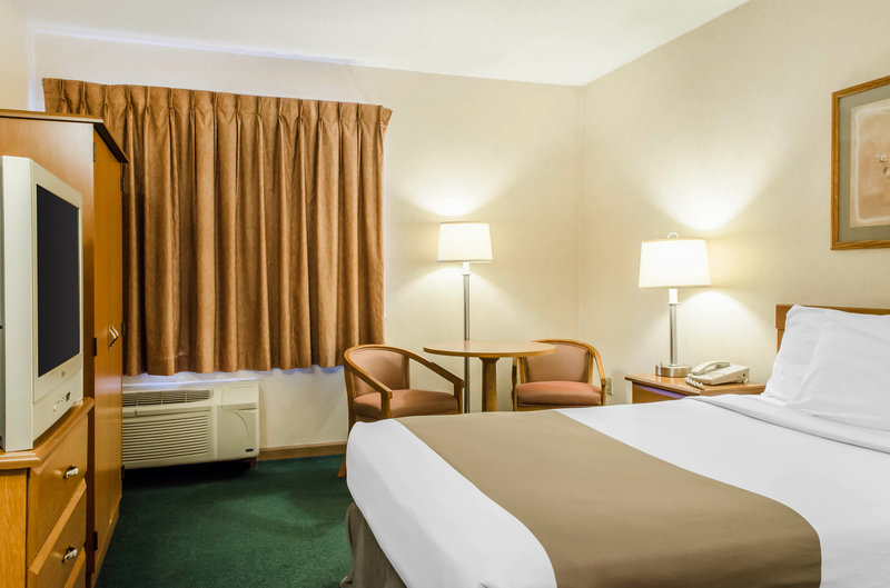Econo Lodge - Bloomsburg, PA