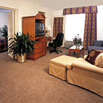 Clarion Inn & Suites Clearwater