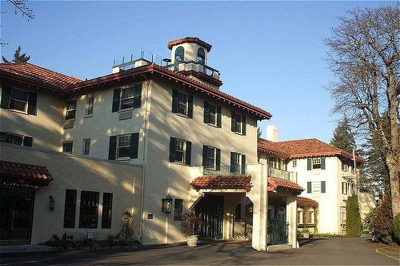 Columbia Gorge Hotel - Hood River, OR