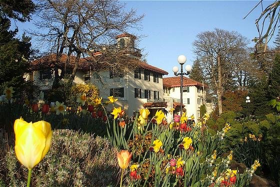 Columbia Gorge Hotel - Hood River, OR