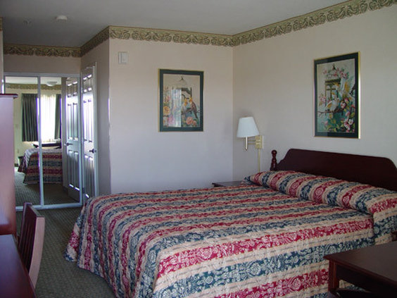 Castro Valley Inn - Castro Valley, CA