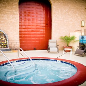 Red Tile Inn - Colton, CA