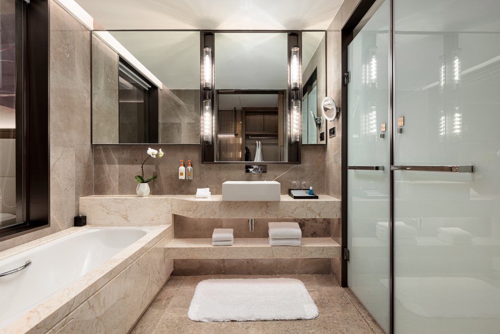 Crowne Plaza Beihai Silver Beach - Tap to explore photos