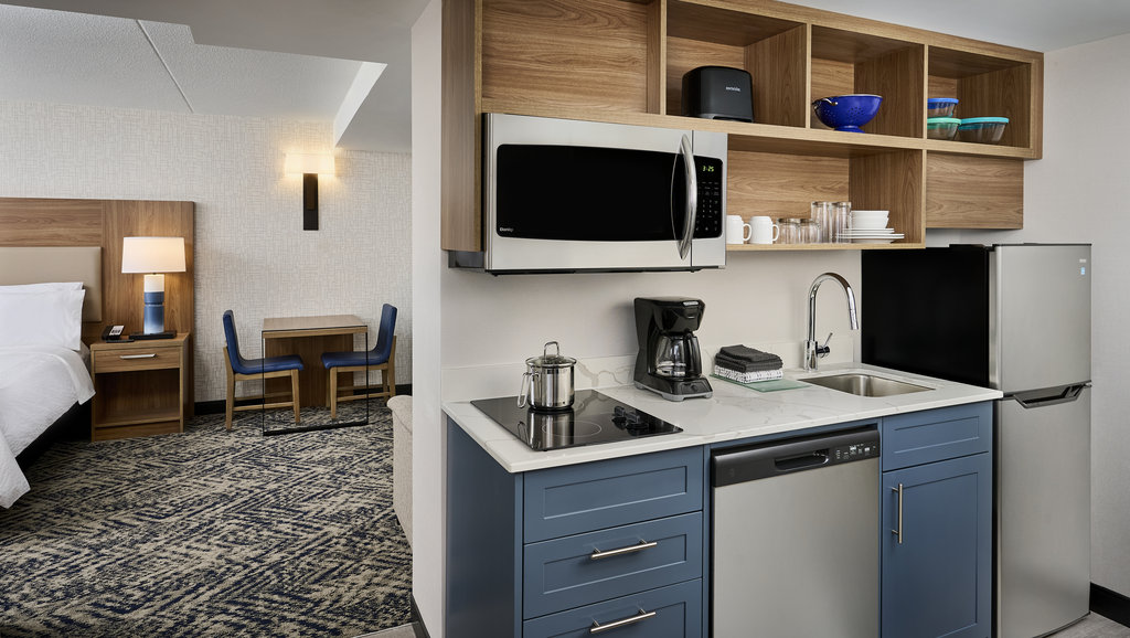 Candlewood Suites BURLINGTON CONFERENCE CENTRE - Tap to explore photos