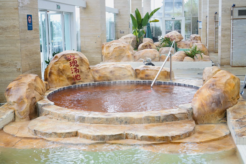 InterContinental Hotels HEILONG LAKE - Tap to explore photos