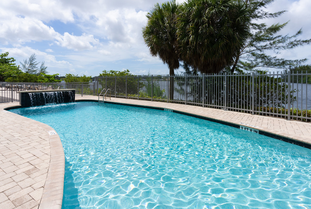 Holiday Inn Express MIAMI AIRPORT-BLUE LAGOON AREA by IHG