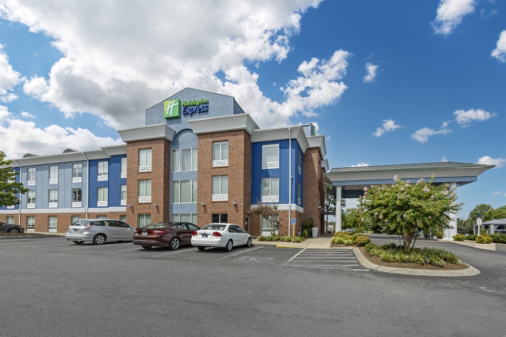 Holiday Inn Express WHITE HOUSE - Tap to explore photos