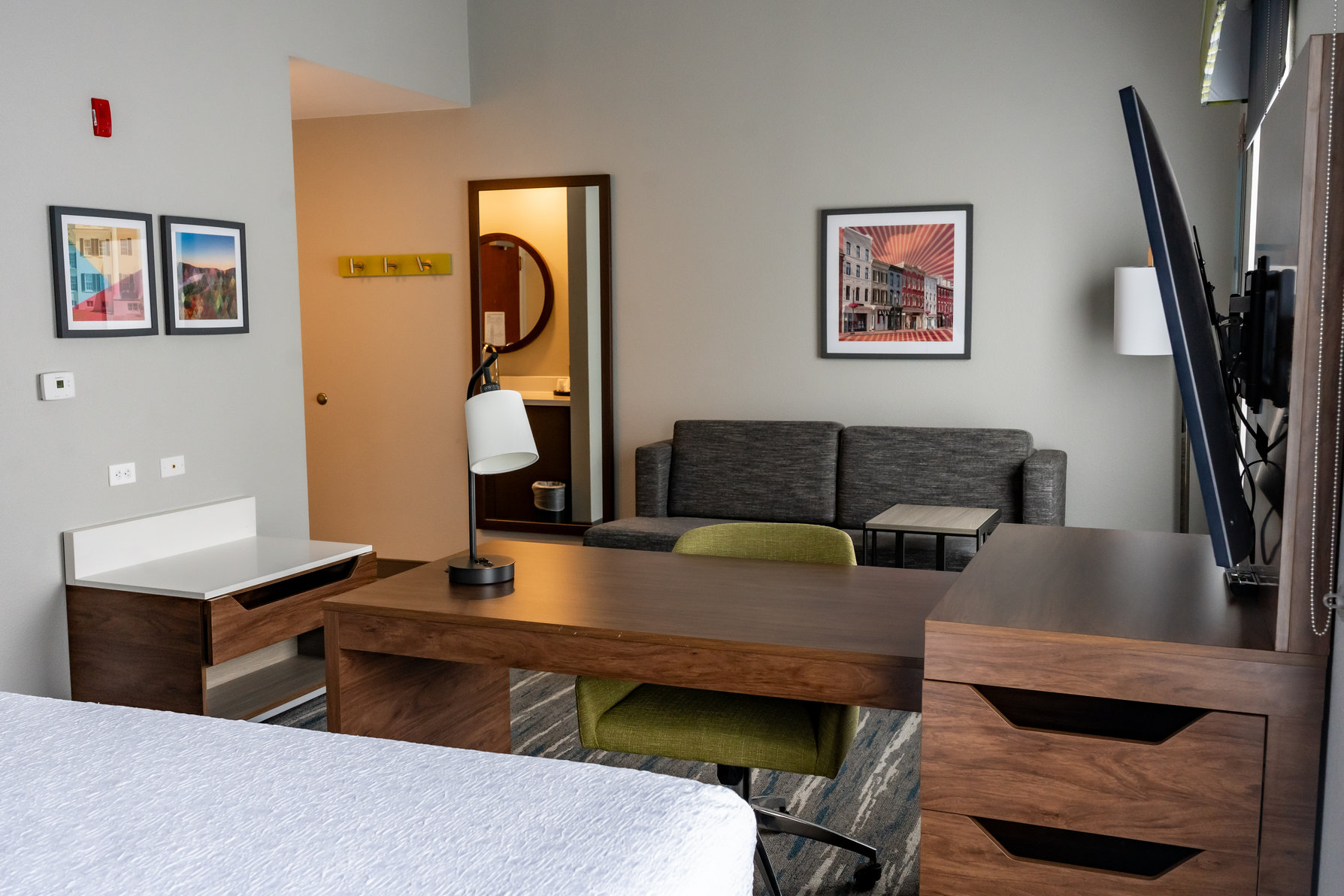 Hampton Inn and Suites Leesburg - Tap to explore photos