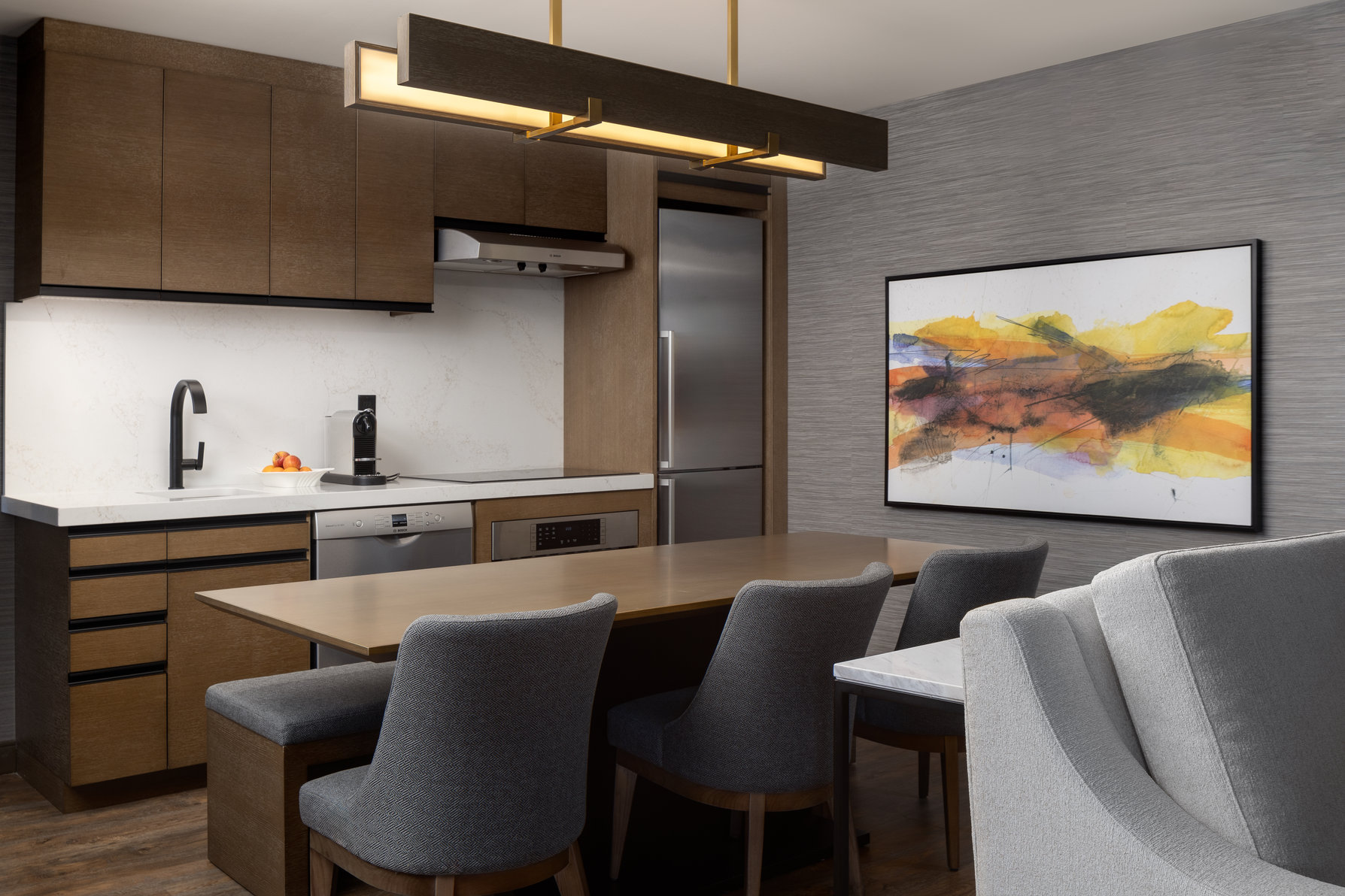 DoubleTree by Hilton West Kelowna - Tap to explore photos