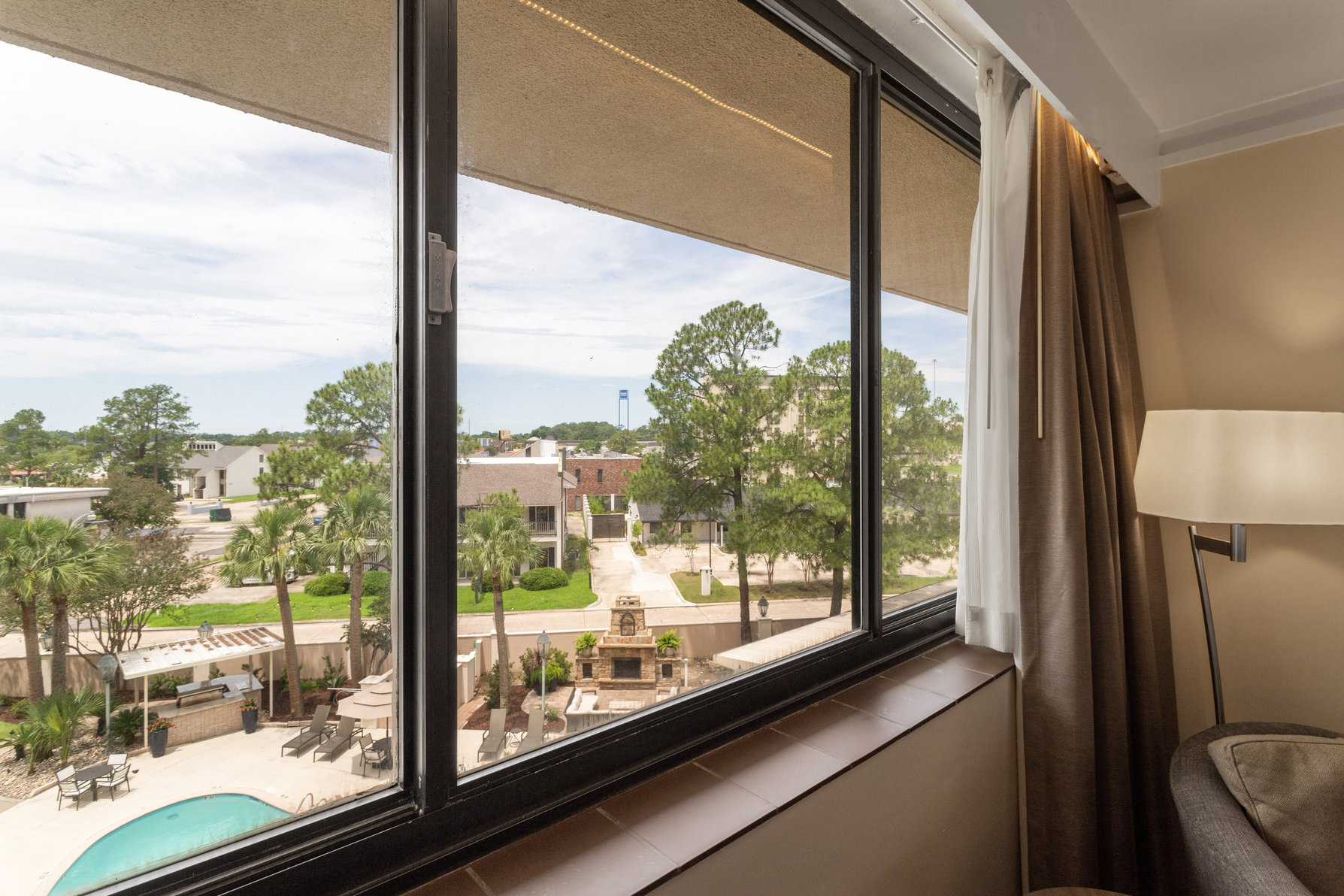 Crowne Plaza Hotel Executive Center Baton Rouge - Tap to explore photos