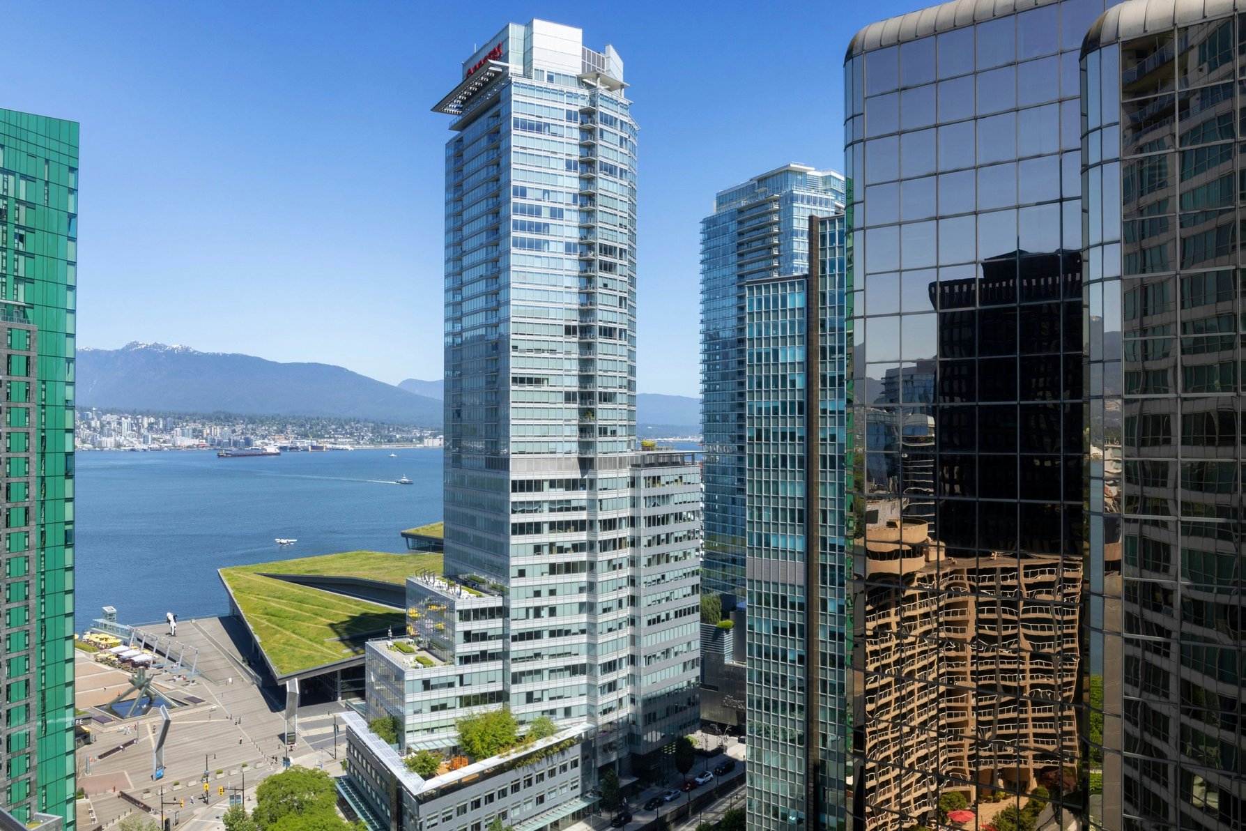 Vancouver Marriott Pinnacle Downtown - Tap to explore photos