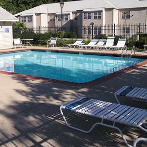 Centennial Apartments - Farmington, CT