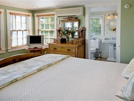 Revere Guest House - Provincetown, MA