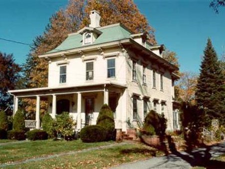Pillsbury House Bed & Breakfast - Woonsocket, RI