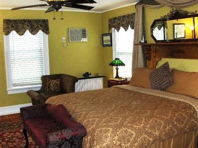 Stirling House Bed and Breakfast - Greenport, NY